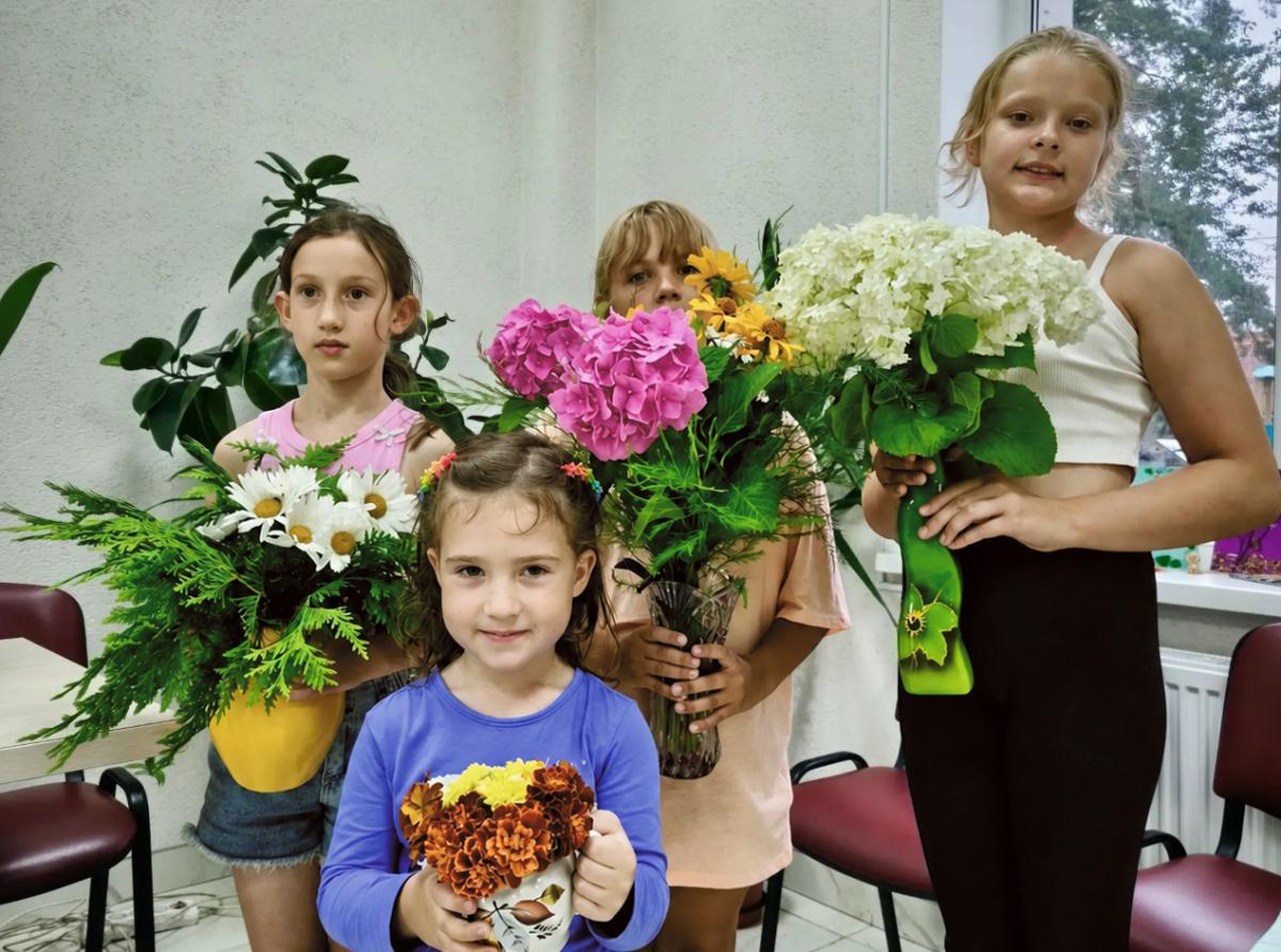 В посёлке Лесной провели конкурс на лучшую флористическую композицию